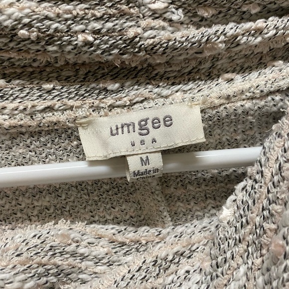 Tunic with adjustable neck line - Picture 3 of 4